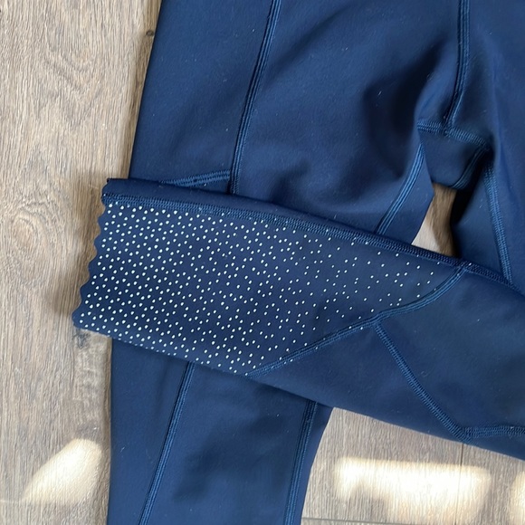 Lululemon Navy limited edition leggings - Picture 3 of 3